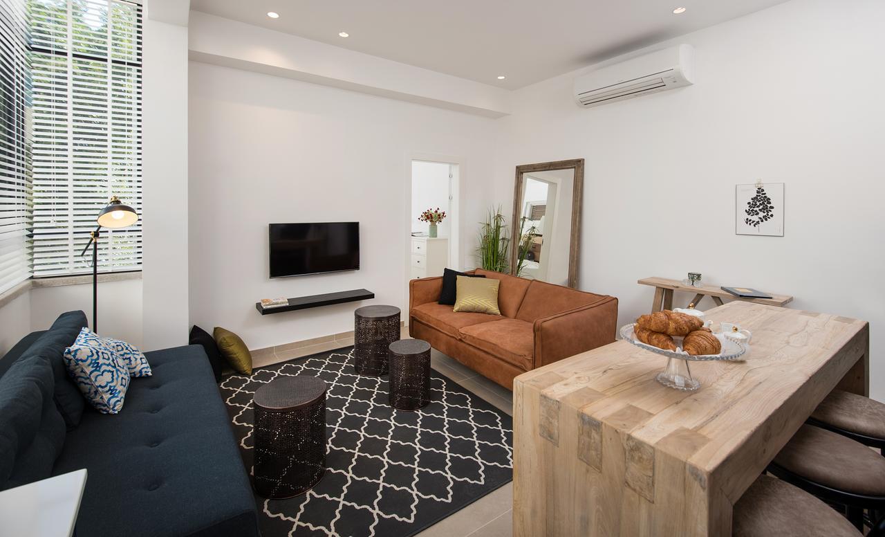 Aparthotel Reines5 Tlv 2*
