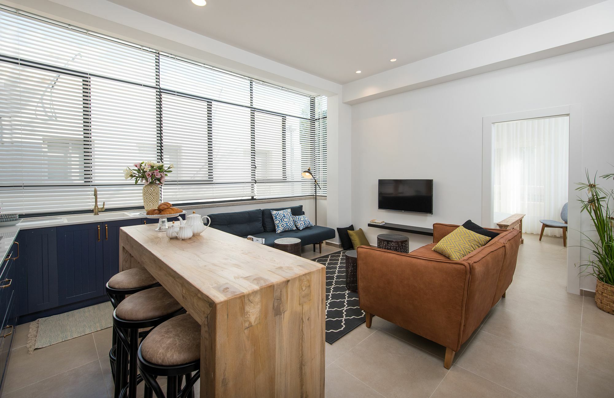 Aparthotel Reines5 Tlv 2*