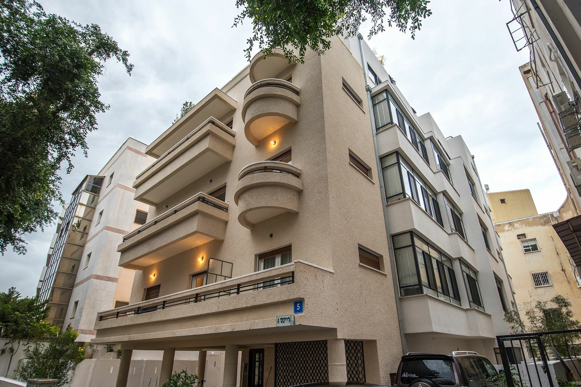 Reines5 Tlv Aparthotel 2*